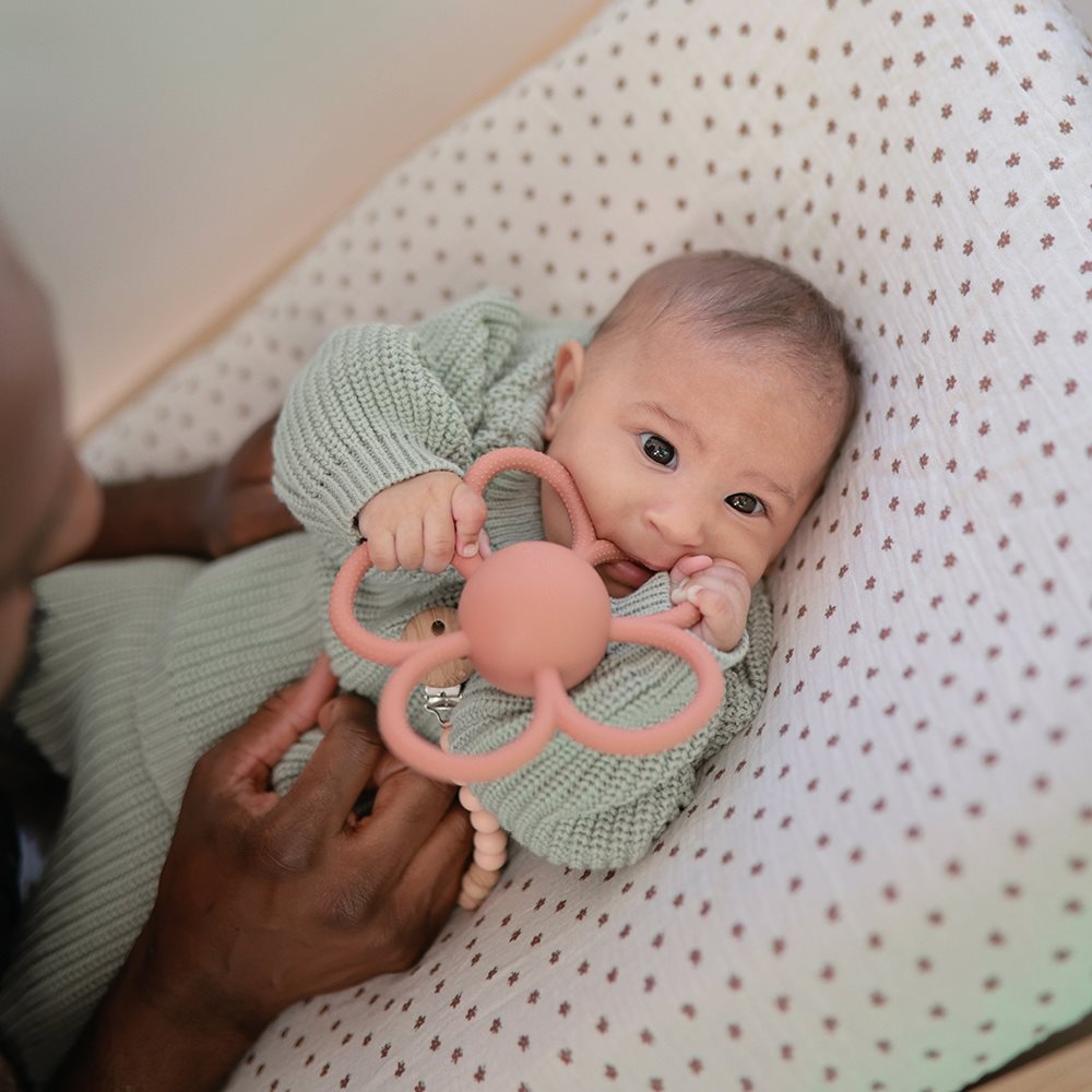 Mushie Daisy Rattle Teether - Dusty Rose
