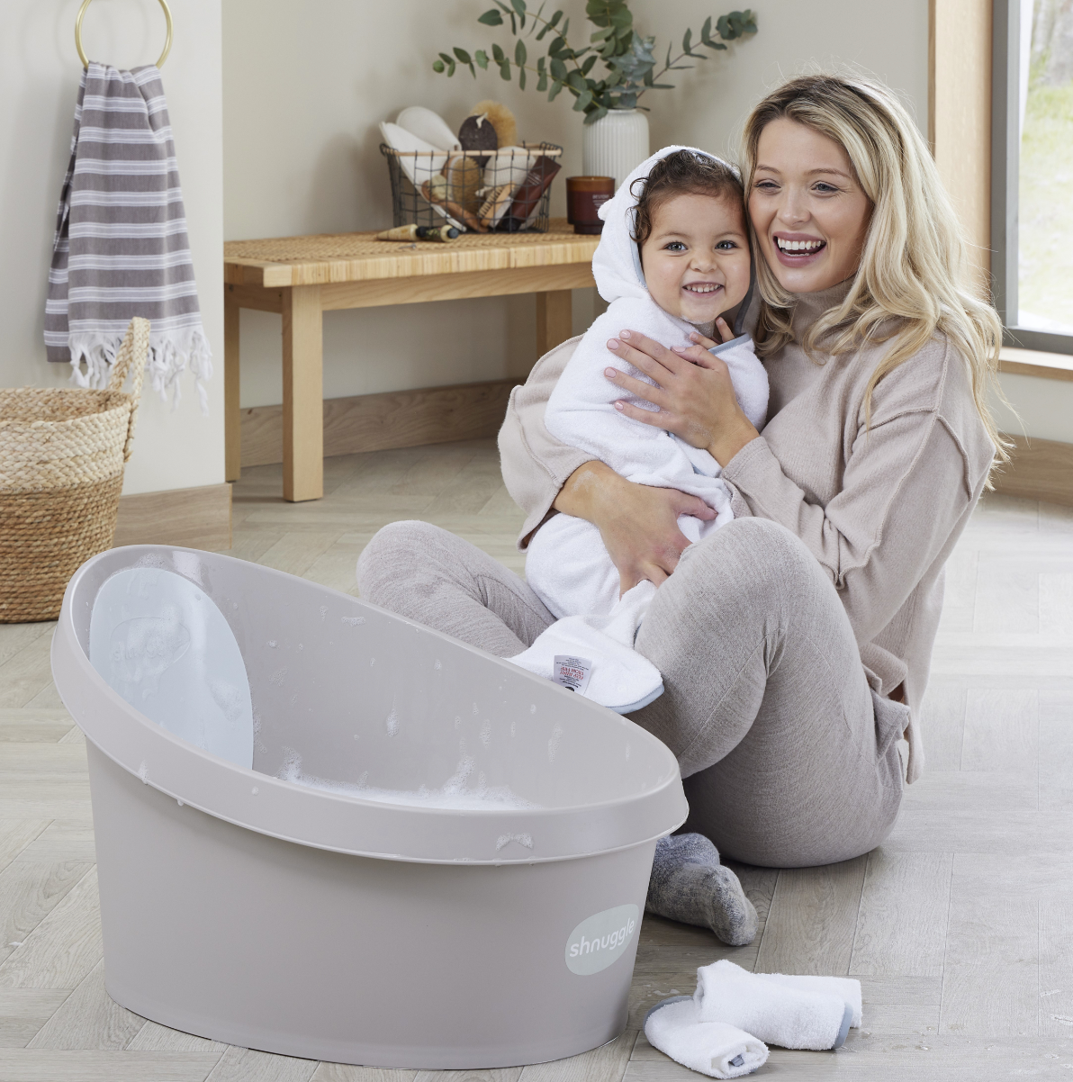 Shnuggle Toddler Bath Tub | Big Bath for bigger kids | Child bathtub seat support | Fits in shower and adult bath