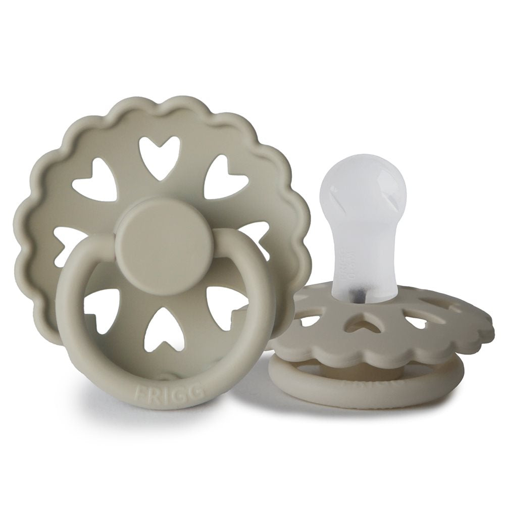 FRIGG Fairytale - Round Silicone Pacifier - Clumsy Hans (Willow Grey)