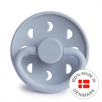 FRIGG Moon - Round Silicone Pacifier - Powder Blue