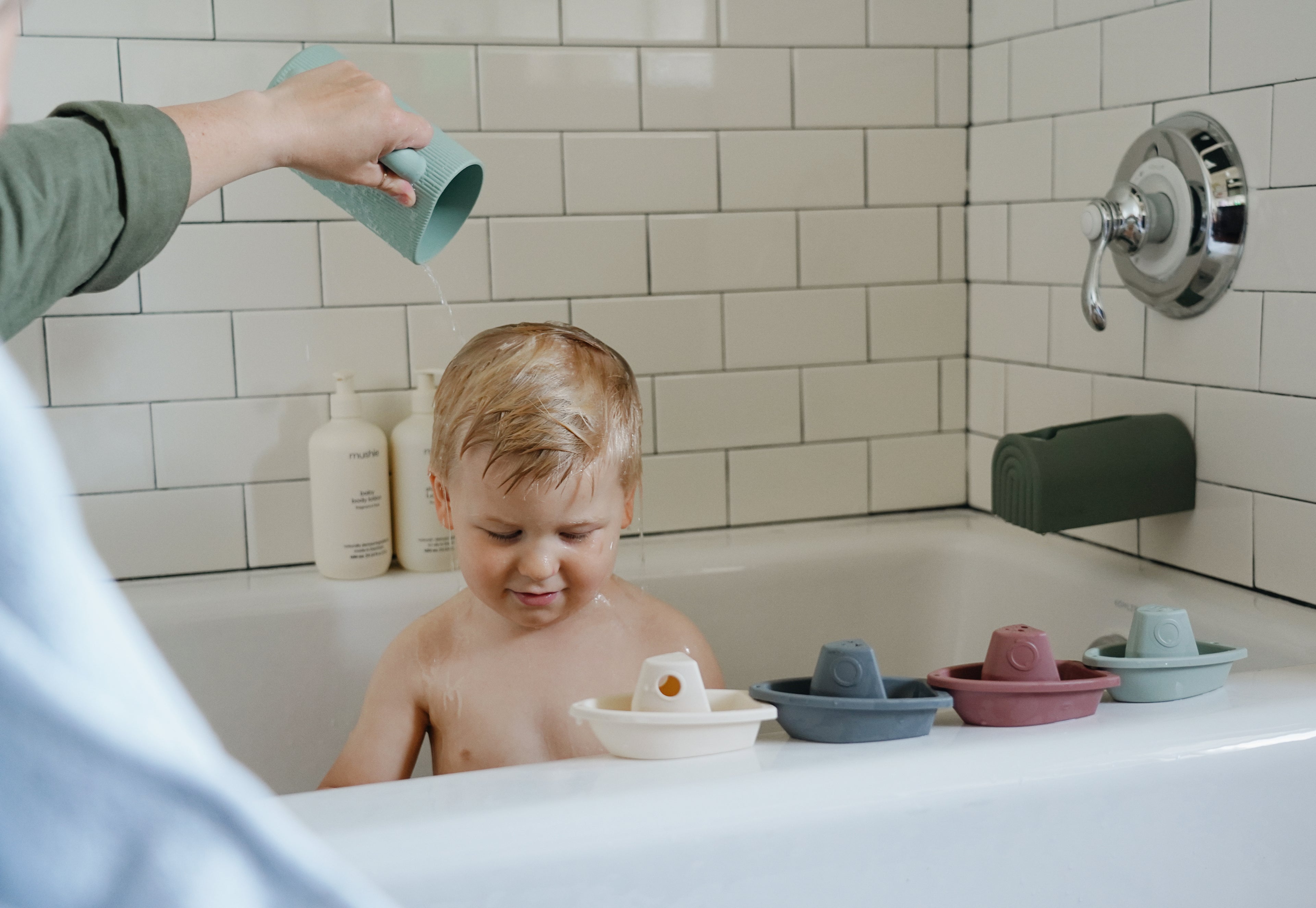 Mushie Bath Rinse Cup
